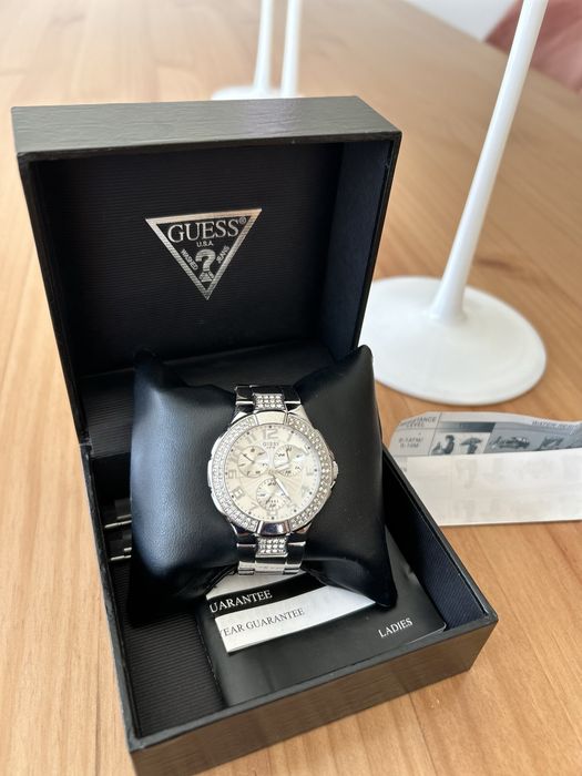Ceas Guess cu cristale