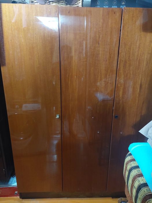 Шифоньер с антресолью (шкаф)