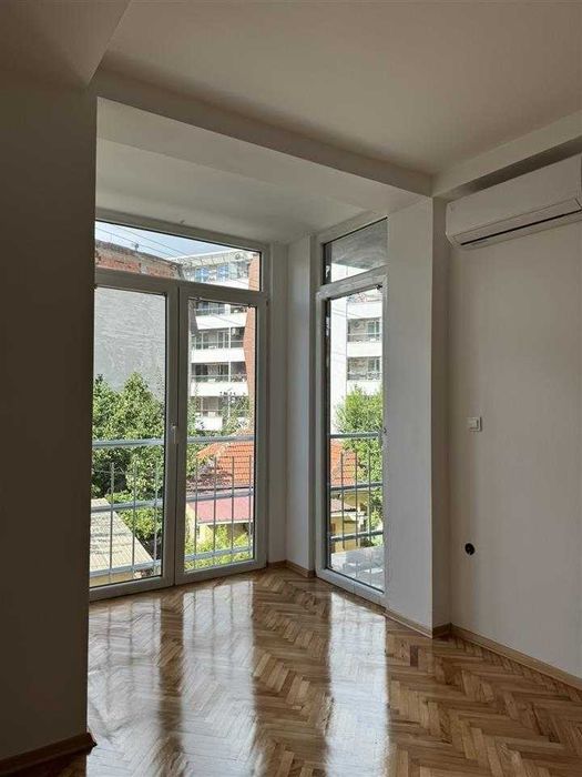 Дава се под наем Двустаен апартамент в Пловдив, Младежки Хълм - 69 кв.м за 219.3 € - Снимка #4