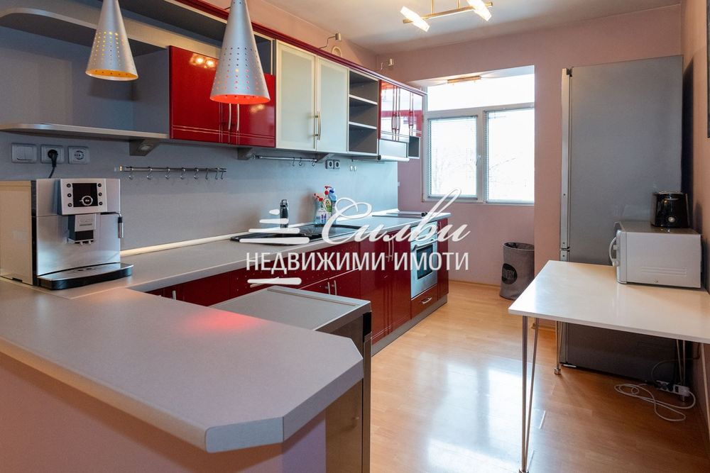 Етаж от ТУХЛЕНА къща - кв.Болницата