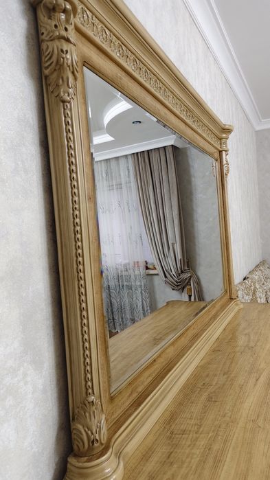 Комод с зеркалом