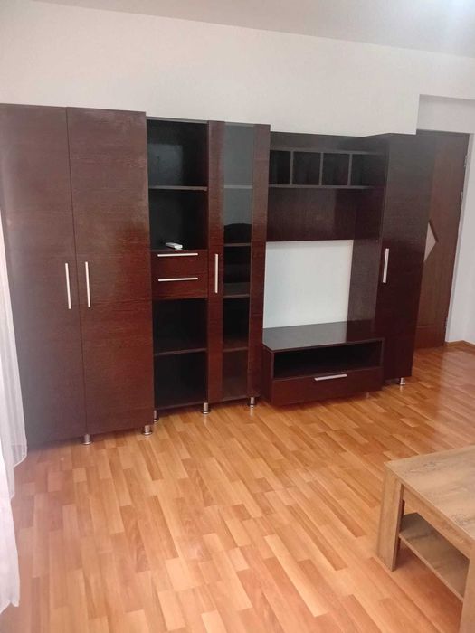 Închiriez apartament cu 2 camere decomandat Râmnicu Vâlcea