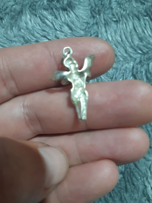 Серебрянные цепочки и кулон