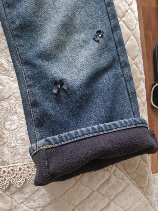 Джинсы тёплые на 8-9 лет