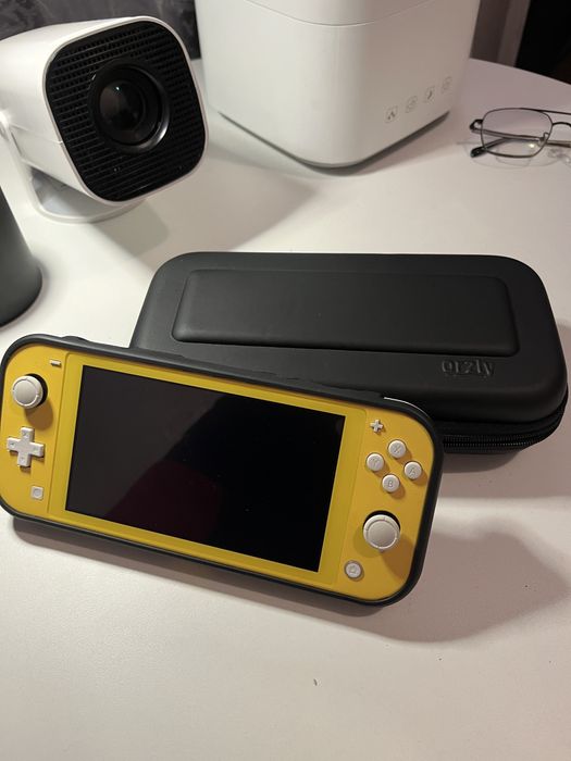 Продам Nintendo Switch Lite прошитый