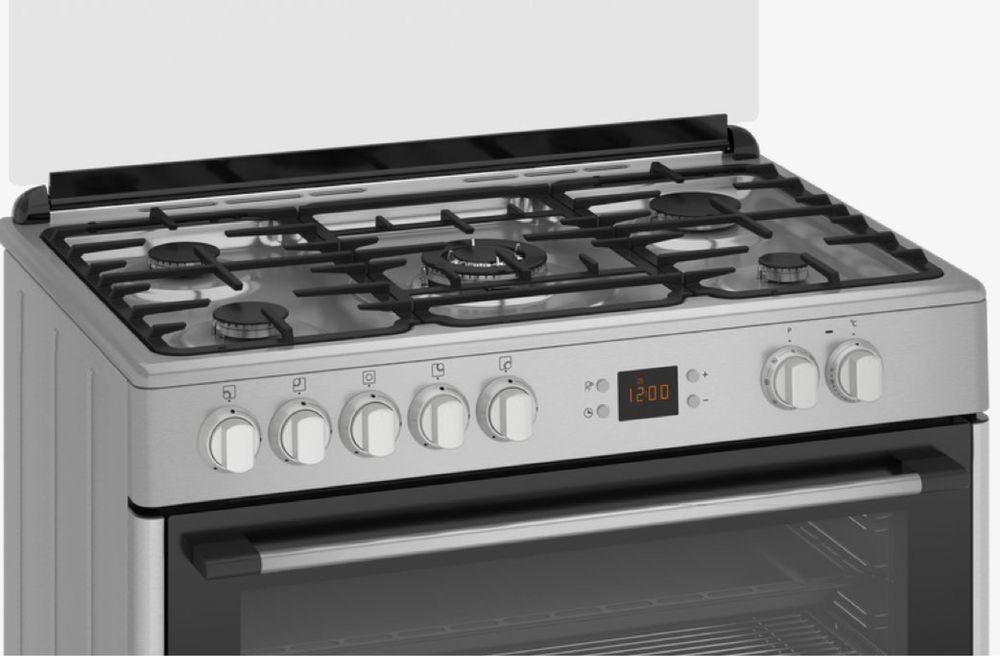 Газовая плита Beko. 5 камфорная. Имеет цвет нержавеющей стали.