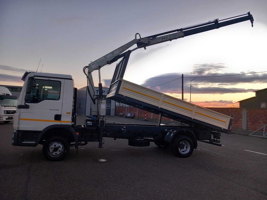 Man TGL bacula si macara