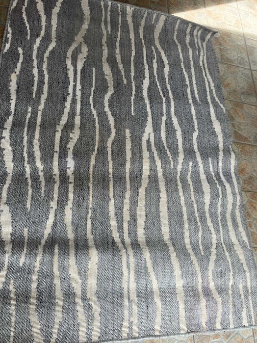 Vand Covor Gri/alb cu dungi albe 190 x 133 cm