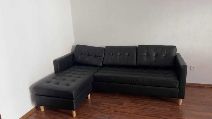 Диван FALSLEV с разширение черна изкуствена кожа