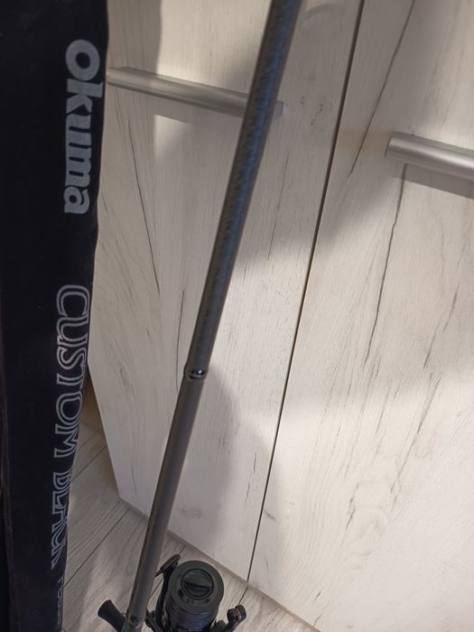 Combo Okuma Custom Black Feeder