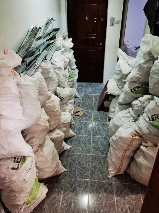 Transport moloz,decopertare gresie,demolari