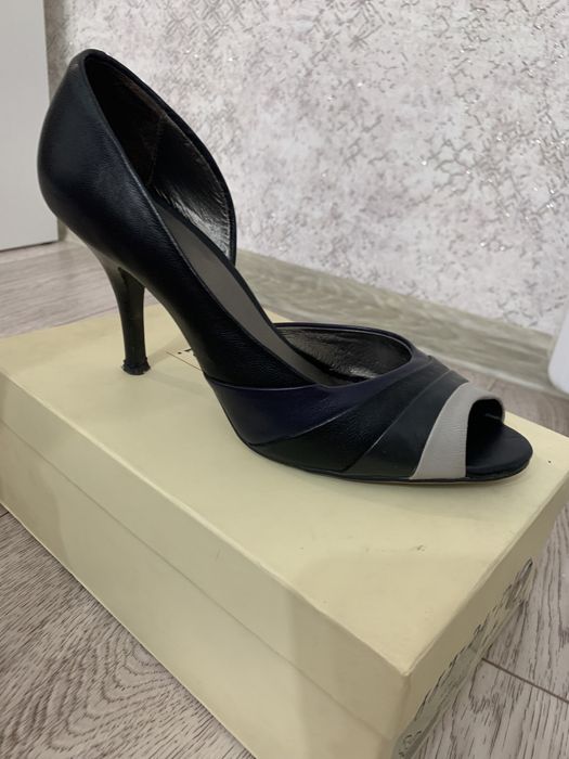 Продам женские туфли.