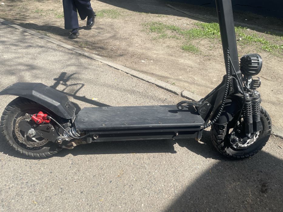 Продам  Электро самокат MONSPRIN Q7