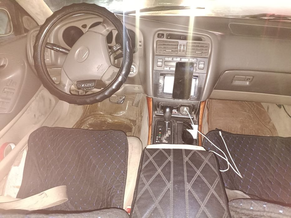 Срочно Продам машину lexus