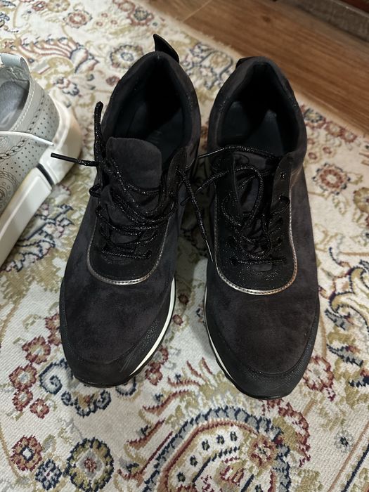 Продается обувь 39 размера