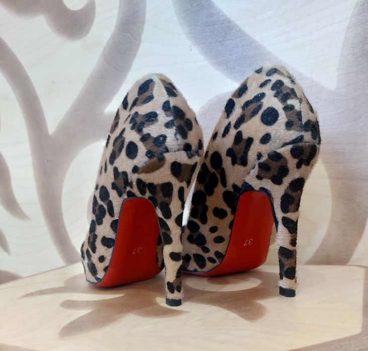 Трендовые леопардовые туфли