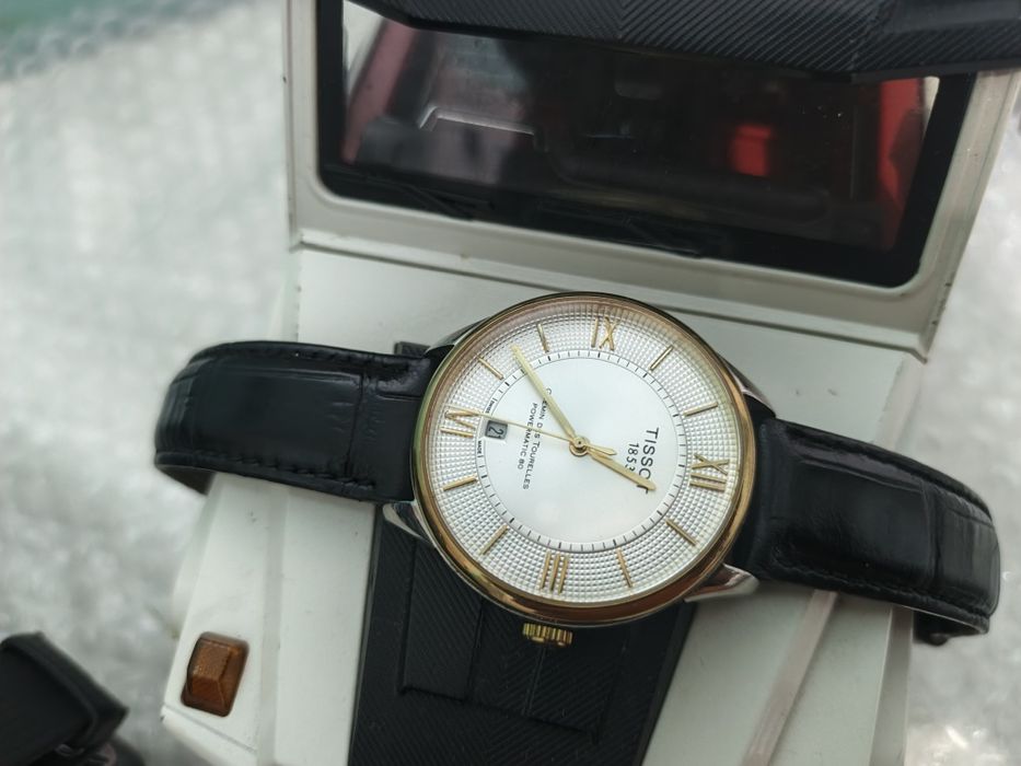 Бренд Tissot
Коллекция Материал - сталь
Застежка - складная
Батарейка