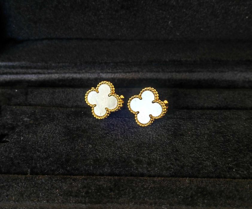 Златни дамски обеци - Van Cleef & Arpels VCA Vintage Alhambra earrings