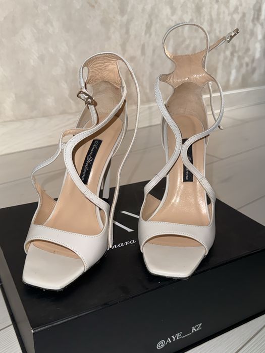 Продаю босоножки под Jimmy Choo