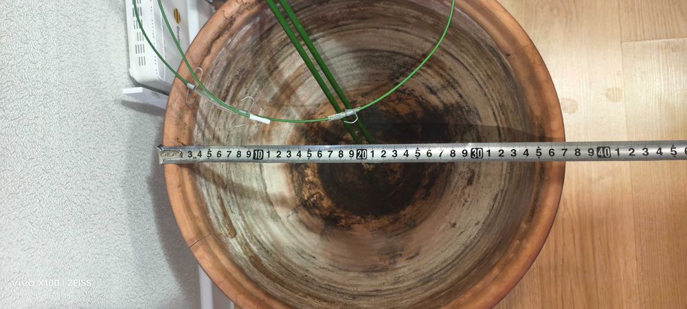 Большой  цветочный горшок