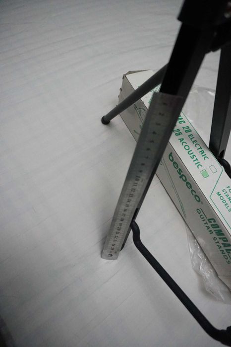 Стойка под гитру акустическая