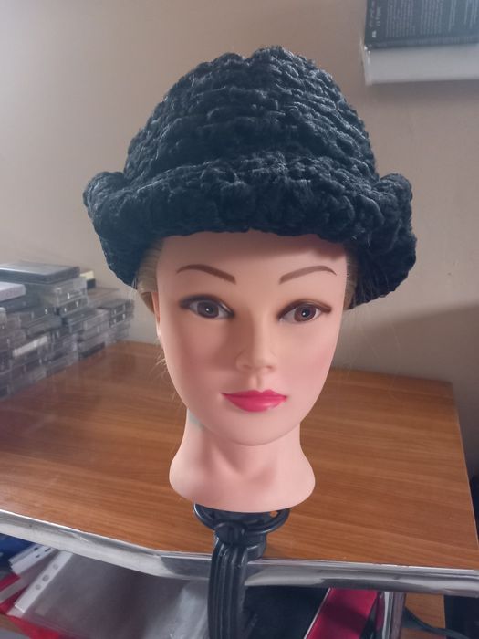 Căciulă tip șapcă, blană.