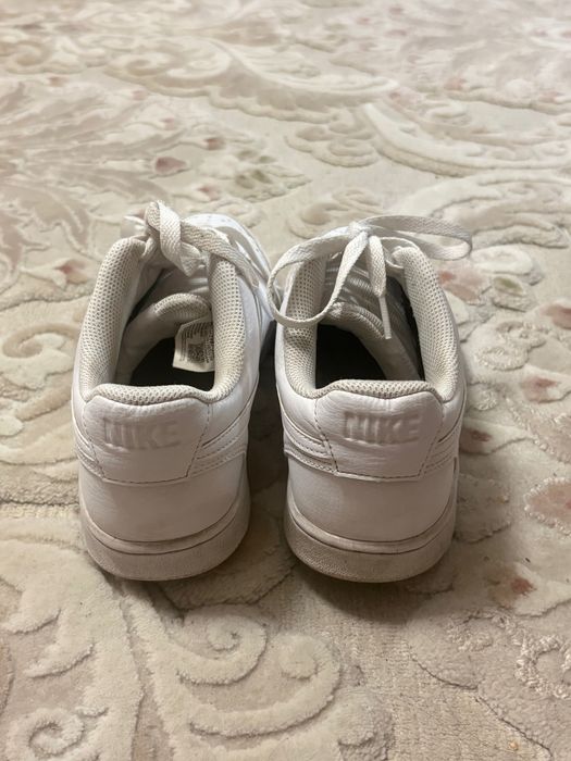 Nike кроссовки 40 размер
