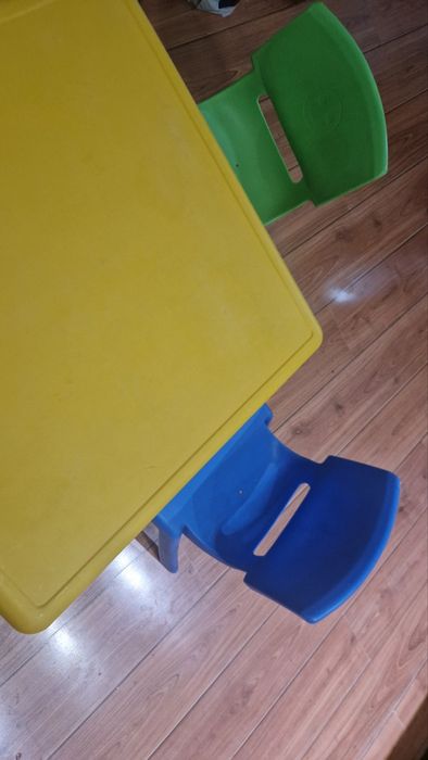Детска маса със столчета