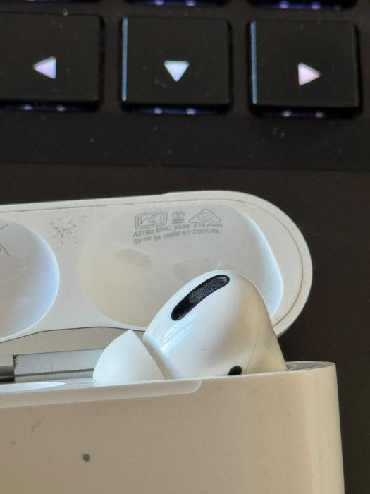 Apple AirPods Pro 1 originale – carcasa + casca dreapta