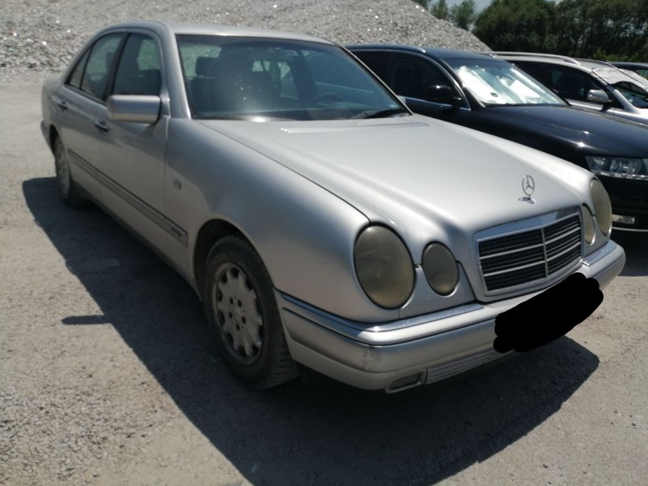 Мерцедес Е250/Mercedes 250-На части