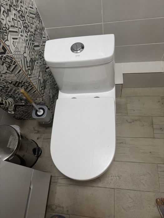 Продам унитаз монолит