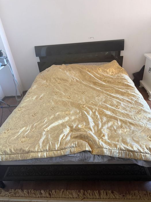 Продам спальный гарнитур кровать и шкаф