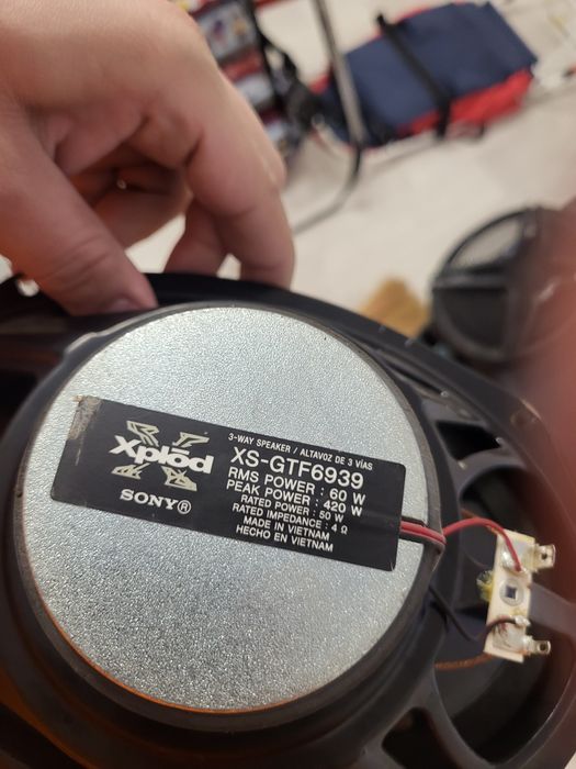 Продам колонки вместе магнитофоном