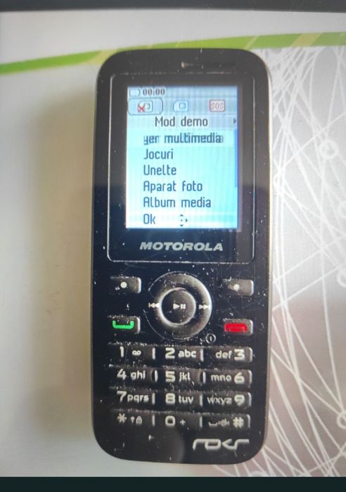 Telefon taste camera, robust, mic și foarte practic