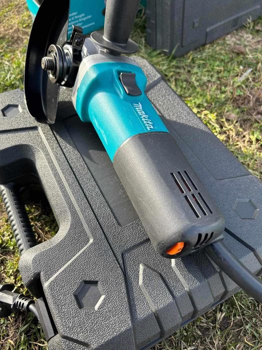 Флекс Макита с регулиране на обороти