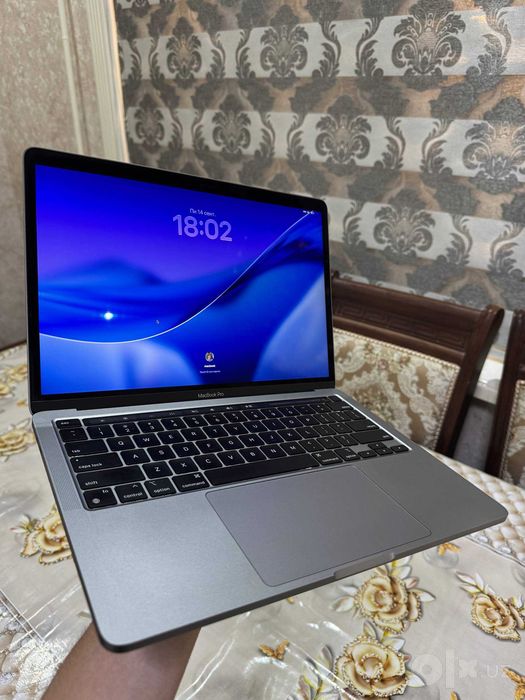 MacBook Pro 13 M1 / 8GB / 512GB SSD / 88% Ideal holatda