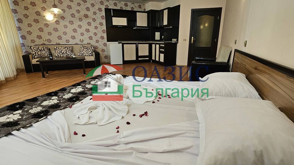 Апартамент с 1 спалня в комплекс "Саут Бийч", на първа линия море, плаж Нестинарка, Царево, 98.87 кв. м,