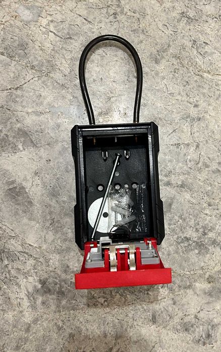 голям сейф за ключове