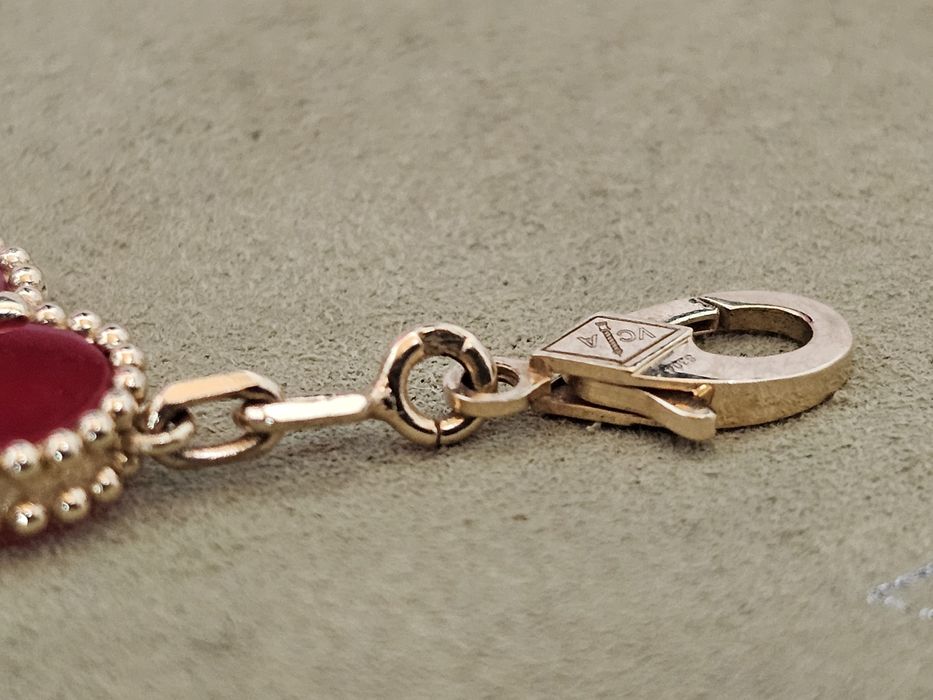 VAN Cleef & Arpels  гривна