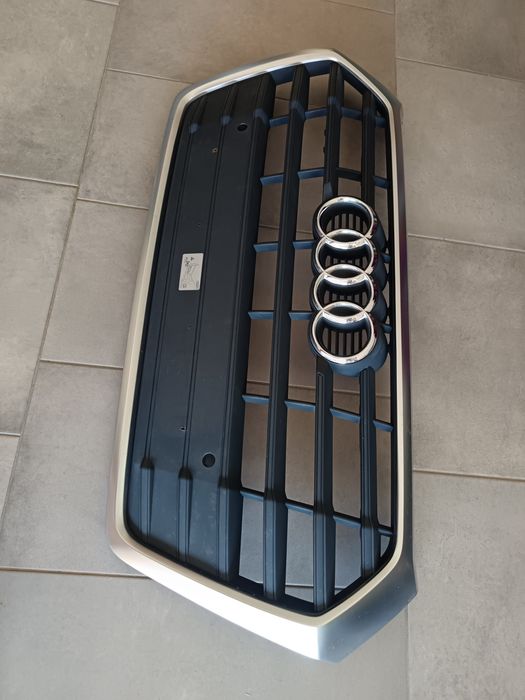 Grila centrala Audi Q5 SQ5  8R, FY Facelift 2012-2024