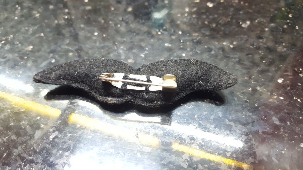 Brosa mustata mustache hand made de casa de moda tria alfa