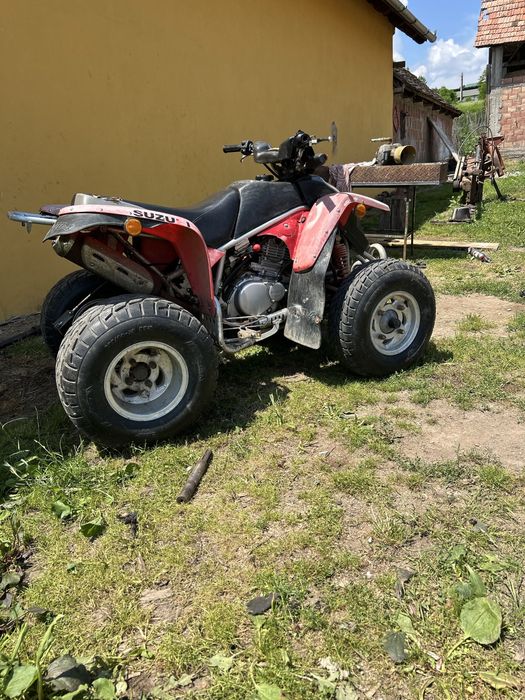 Atv Suzuki de 300 cc de vânzare este defect preț este  negociabil