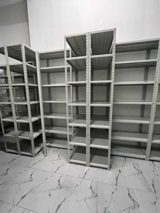 Mustahkam ombor stellajlari