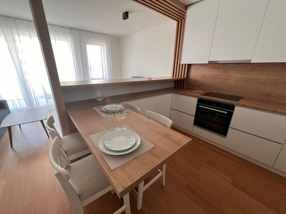 Apartament 2 camere bloc nou,parcare str Decebal