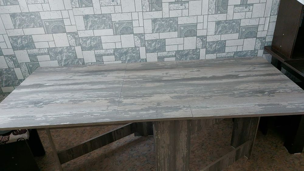 Новый стол книжка