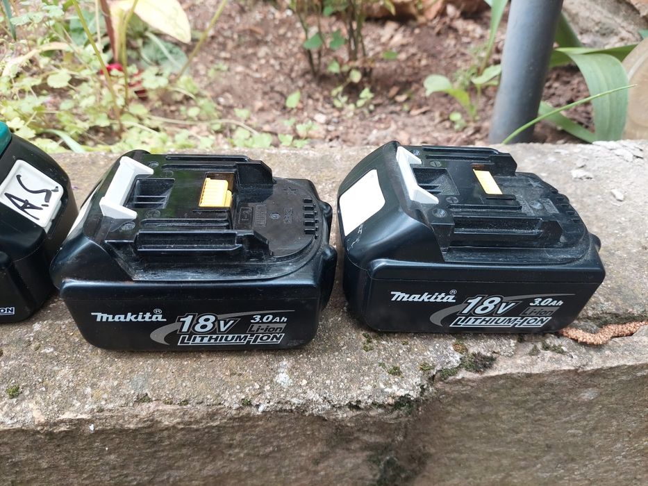 Винтоверт  Makita и електрически верижен трион  Makita UC4030 A