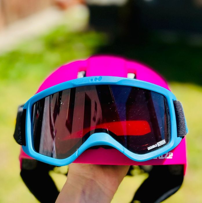 Casca si ochelari schi