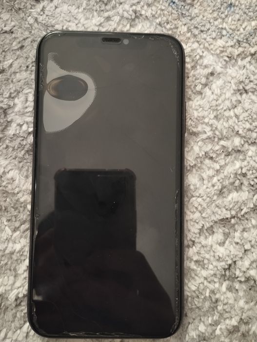 Айфон 11 требует ремонта