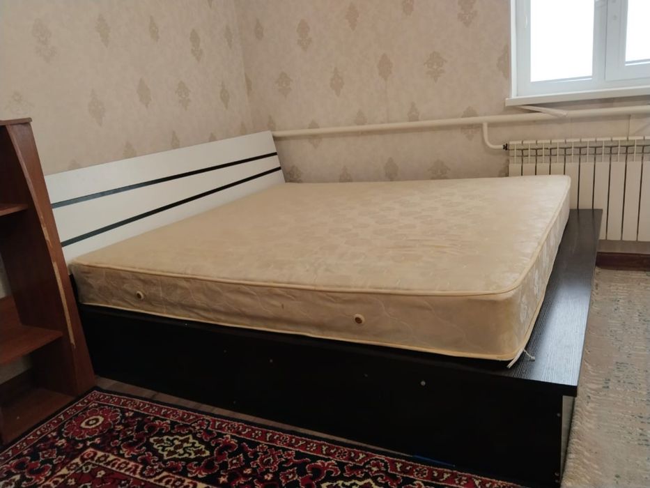 Продам спальный гарнитур