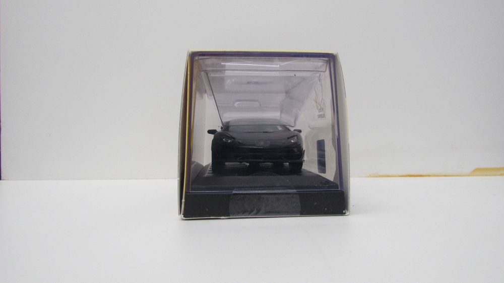 Чисто нови колекционерски метални колички